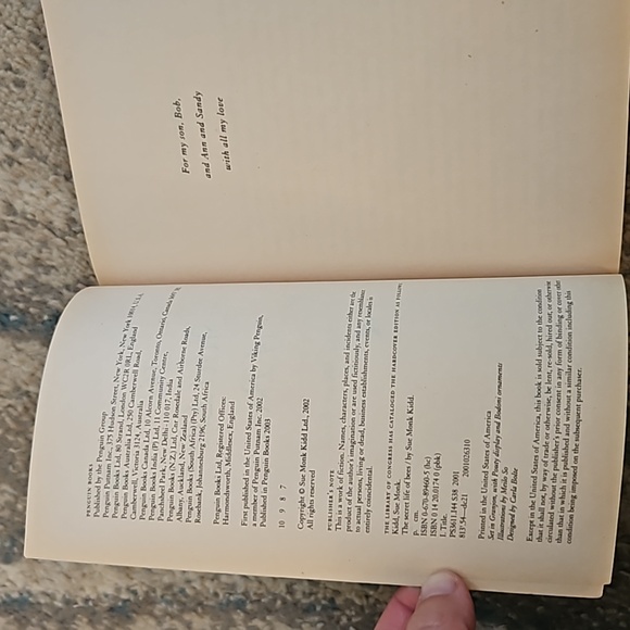 1/$7 or 2/$10 The Secret Lift of Bees - By Sue Monk Kidd. Paperback Book - Picture 4 of 6